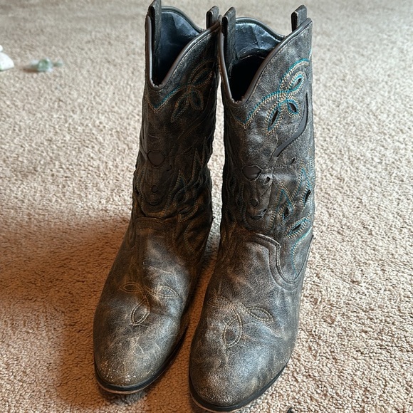 Loretta Rustic Cowboy Boots from Buckle - size 10 - Picture 3 of 9